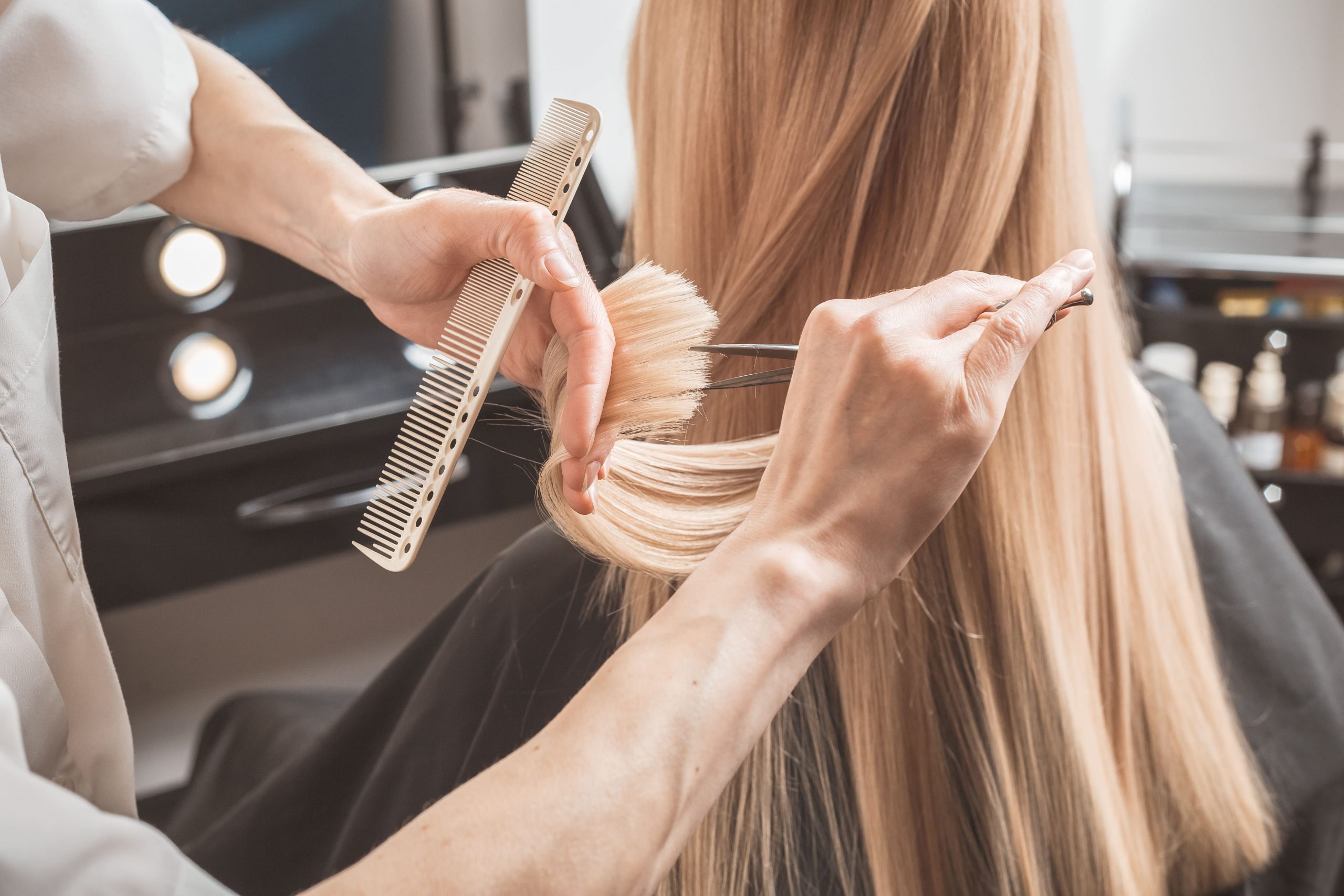 4 Signs You Need To Change Your Hairstyle